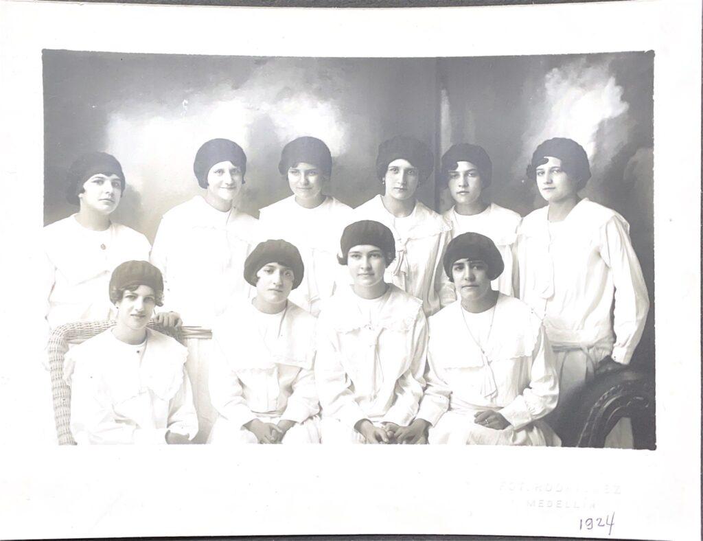 Alumnas de 11 de la Promoción de 1924